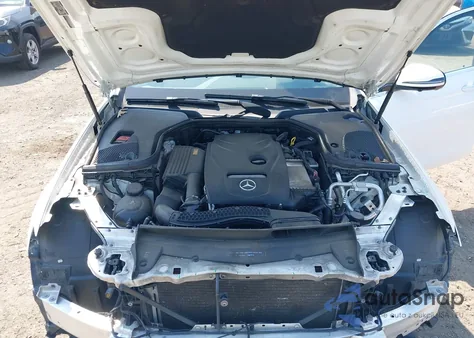 2018 Mercedes-Benz E 300 4Matic z USA, uszkodzony, nr VIN WDDZF4KB4JA370171